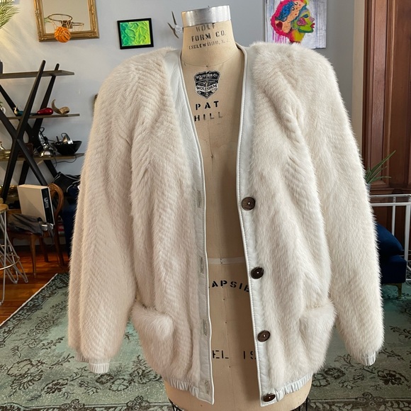 Fur jacket perfect for the winter! - Picture 2 of 7